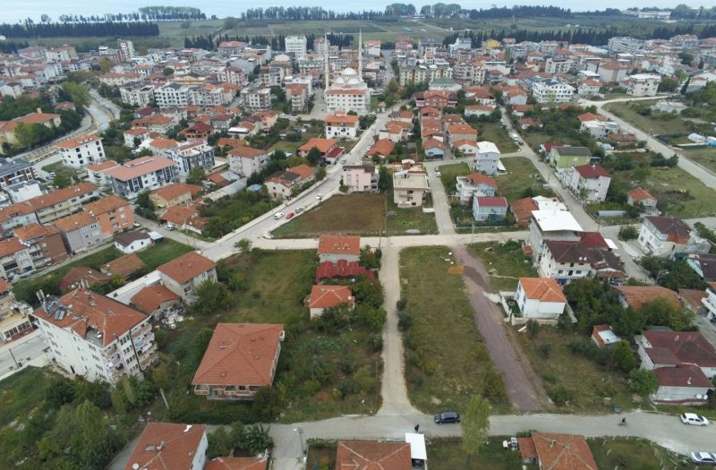 Yalova’da Yatırımlık Arsa 591 m2 / Bina Yapılabilir Özten Emlak Yalova